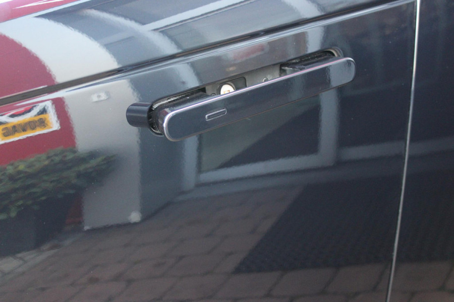 Land Rover Range Rover 4.4 V8 P530 SV LWB AWD SIGNATURE SUITE | PANORAMISCH SCHUIF/KANTEL DAK | MEESTURENDE ACHTERAS | ELEKTRISCH WEGKLAPBARE TREKHAAK | SV INTERIEUR FIRST CLASS CABIN PACK (TWEE VOLLEDIG VERTELBARE ACHTERSTOELEN MET SCHERMEN EN KOELKAST) (RSE) | 23" OBLIVN VELGEN | LUCHTVERING | MASSAGE FUNCTIE OP ALLE STOELEN INCL. VERWARMING EN KOELING | VOORRUIT/STUUR VERWARMING | PRIVACY GLASS | LEDEREN BEKLEDING SEMI ANILINE/EBONY | ADAPTIVE CRUISE CONTROL | ALLE STOELEN ELEKTRISCH VERSTELBAAR 24 VOUDIG | 360° CAMERA | HEMELBEKLEDING LEDER EBONY | DODEHOEK DETECTIE | HEAD UP DISPLAY | S