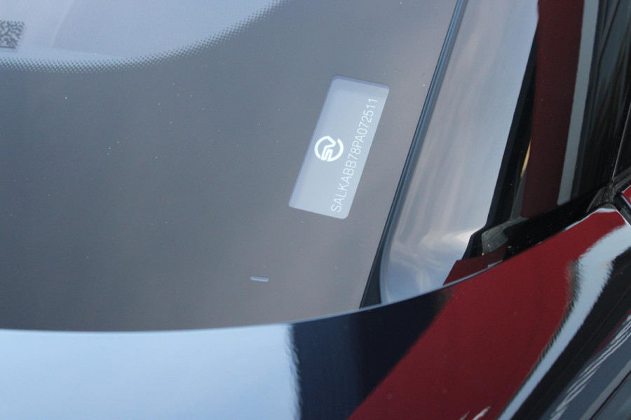 Land Rover Range Rover 4.4 V8 P530 SV LWB AWD SIGNATURE SUITE | PANORAMISCH SCHUIF/KANTEL DAK | MEESTURENDE ACHTERAS | ELEKTRISCH WEGKLAPBARE TREKHAAK | SV INTERIEUR FIRST CLASS CABIN PACK (TWEE VOLLEDIG VERTELBARE ACHTERSTOELEN MET SCHERMEN EN KOELKAST) (RSE) | 23" OBLIVN VELGEN | LUCHTVERING | MASSAGE FUNCTIE OP ALLE STOELEN INCL. VERWARMING EN KOELING | VOORRUIT/STUUR VERWARMING | PRIVACY GLASS | LEDEREN BEKLEDING SEMI ANILINE/EBONY | ADAPTIVE CRUISE CONTROL | ALLE STOELEN ELEKTRISCH VERSTELBAAR 24 VOUDIG | 360° CAMERA | HEMELBEKLEDING LEDER EBONY | DODEHOEK DETECTIE | HEAD UP DISPLAY | S