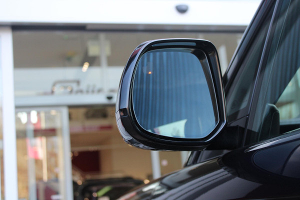 Land Rover Range Rover 4.4 V8 P530 SV LWB AWD SIGNATURE SUITE | PANORAMISCH SCHUIF/KANTEL DAK | MEESTURENDE ACHTERAS | ELEKTRISCH WEGKLAPBARE TREKHAAK | SV INTERIEUR FIRST CLASS CABIN PACK (TWEE VOLLEDIG VERTELBARE ACHTERSTOELEN MET SCHERMEN EN KOELKAST) (RSE) | 23" OBLIVN VELGEN | LUCHTVERING | MASSAGE FUNCTIE OP ALLE STOELEN INCL. VERWARMING EN KOELING | VOORRUIT/STUUR VERWARMING | PRIVACY GLASS | LEDEREN BEKLEDING SEMI ANILINE/EBONY | ADAPTIVE CRUISE CONTROL | ALLE STOELEN ELEKTRISCH VERSTELBAAR 24 VOUDIG | 360° CAMERA | HEMELBEKLEDING LEDER EBONY | DODEHOEK DETECTIE | HEAD UP DISPLAY | S