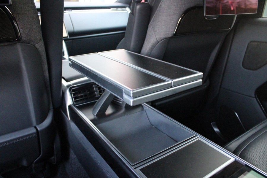 Land Rover Range Rover 4.4 V8 P530 SV LWB AWD SIGNATURE SUITE | PANORAMISCH SCHUIF/KANTEL DAK | MEESTURENDE ACHTERAS | ELEKTRISCH WEGKLAPBARE TREKHAAK | SV INTERIEUR FIRST CLASS CABIN PACK (TWEE VOLLEDIG VERTELBARE ACHTERSTOELEN MET SCHERMEN EN KOELKAST) (RSE) | 23" OBLIVN VELGEN | LUCHTVERING | MASSAGE FUNCTIE OP ALLE STOELEN INCL. VERWARMING EN KOELING | VOORRUIT/STUUR VERWARMING | PRIVACY GLASS | LEDEREN BEKLEDING SEMI ANILINE/EBONY | ADAPTIVE CRUISE CONTROL | ALLE STOELEN ELEKTRISCH VERSTELBAAR 24 VOUDIG | 360° CAMERA | HEMELBEKLEDING LEDER EBONY | DODEHOEK DETECTIE | HEAD UP DISPLAY | S