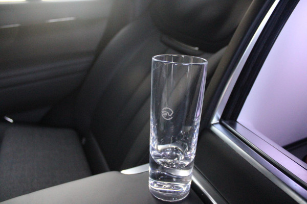 Land Rover Range Rover 4.4 V8 P530 SV LWB AWD SIGNATURE SUITE | PANORAMISCH SCHUIF/KANTEL DAK | MEESTURENDE ACHTERAS | ELEKTRISCH WEGKLAPBARE TREKHAAK | SV INTERIEUR FIRST CLASS CABIN PACK (TWEE VOLLEDIG VERTELBARE ACHTERSTOELEN MET SCHERMEN EN KOELKAST) (RSE) | 23" OBLIVN VELGEN | LUCHTVERING | MASSAGE FUNCTIE OP ALLE STOELEN INCL. VERWARMING EN KOELING | VOORRUIT/STUUR VERWARMING | PRIVACY GLASS | LEDEREN BEKLEDING SEMI ANILINE/EBONY | ADAPTIVE CRUISE CONTROL | ALLE STOELEN ELEKTRISCH VERSTELBAAR 24 VOUDIG | 360° CAMERA | HEMELBEKLEDING LEDER EBONY | DODEHOEK DETECTIE | HEAD UP DISPLAY | S