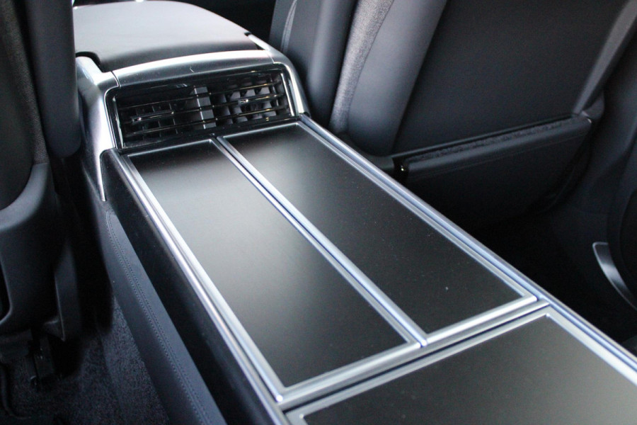 Land Rover Range Rover 4.4 V8 P530 SV LWB AWD SIGNATURE SUITE | PANORAMISCH SCHUIF/KANTEL DAK | MEESTURENDE ACHTERAS | ELEKTRISCH WEGKLAPBARE TREKHAAK | SV INTERIEUR FIRST CLASS CABIN PACK (TWEE VOLLEDIG VERTELBARE ACHTERSTOELEN MET SCHERMEN EN KOELKAST) (RSE) | 23" OBLIVN VELGEN | LUCHTVERING | MASSAGE FUNCTIE OP ALLE STOELEN INCL. VERWARMING EN KOELING | VOORRUIT/STUUR VERWARMING | PRIVACY GLASS | LEDEREN BEKLEDING SEMI ANILINE/EBONY | ADAPTIVE CRUISE CONTROL | ALLE STOELEN ELEKTRISCH VERSTELBAAR 24 VOUDIG | 360° CAMERA | HEMELBEKLEDING LEDER EBONY | DODEHOEK DETECTIE | HEAD UP DISPLAY | S