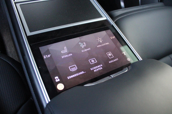 Land Rover Range Rover 4.4 V8 P530 SV LWB AWD SIGNATURE SUITE | PANORAMISCH SCHUIF/KANTEL DAK | MEESTURENDE ACHTERAS | ELEKTRISCH WEGKLAPBARE TREKHAAK | SV INTERIEUR FIRST CLASS CABIN PACK (TWEE VOLLEDIG VERTELBARE ACHTERSTOELEN MET SCHERMEN EN KOELKAST) (RSE) | 23" OBLIVN VELGEN | LUCHTVERING | MASSAGE FUNCTIE OP ALLE STOELEN INCL. VERWARMING EN KOELING | VOORRUIT/STUUR VERWARMING | PRIVACY GLASS | LEDEREN BEKLEDING SEMI ANILINE/EBONY | ADAPTIVE CRUISE CONTROL | ALLE STOELEN ELEKTRISCH VERSTELBAAR 24 VOUDIG | 360° CAMERA | HEMELBEKLEDING LEDER EBONY | DODEHOEK DETECTIE | HEAD UP DISPLAY | S