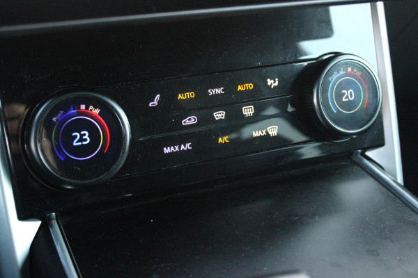 Land Rover Range Rover 4.4 V8 P530 SV LWB AWD SIGNATURE SUITE | PANORAMISCH SCHUIF/KANTEL DAK | MEESTURENDE ACHTERAS | ELEKTRISCH WEGKLAPBARE TREKHAAK | SV INTERIEUR FIRST CLASS CABIN PACK (TWEE VOLLEDIG VERTELBARE ACHTERSTOELEN MET SCHERMEN EN KOELKAST) (RSE) | 23" OBLIVN VELGEN | LUCHTVERING | MASSAGE FUNCTIE OP ALLE STOELEN INCL. VERWARMING EN KOELING | VOORRUIT/STUUR VERWARMING | PRIVACY GLASS | LEDEREN BEKLEDING SEMI ANILINE/EBONY | ADAPTIVE CRUISE CONTROL | ALLE STOELEN ELEKTRISCH VERSTELBAAR 24 VOUDIG | 360° CAMERA | HEMELBEKLEDING LEDER EBONY | DODEHOEK DETECTIE | HEAD UP DISPLAY | S