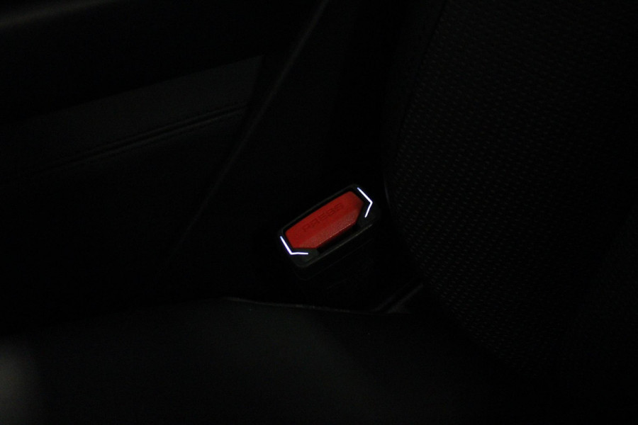 Land Rover Range Rover 4.4 V8 P530 SV LWB AWD SIGNATURE SUITE | PANORAMISCH SCHUIF/KANTEL DAK | MEESTURENDE ACHTERAS | ELEKTRISCH WEGKLAPBARE TREKHAAK | SV INTERIEUR FIRST CLASS CABIN PACK (TWEE VOLLEDIG VERTELBARE ACHTERSTOELEN MET SCHERMEN EN KOELKAST) (RSE) | 23" OBLIVN VELGEN | LUCHTVERING | MASSAGE FUNCTIE OP ALLE STOELEN INCL. VERWARMING EN KOELING | VOORRUIT/STUUR VERWARMING | PRIVACY GLASS | LEDEREN BEKLEDING SEMI ANILINE/EBONY | ADAPTIVE CRUISE CONTROL | ALLE STOELEN ELEKTRISCH VERSTELBAAR 24 VOUDIG | 360° CAMERA | HEMELBEKLEDING LEDER EBONY | DODEHOEK DETECTIE | HEAD UP DISPLAY | S