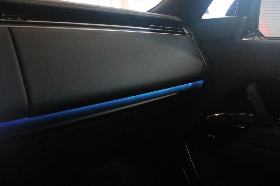 Land Rover Range Rover 4.4 V8 P530 SV LWB AWD SIGNATURE SUITE | PANORAMISCH SCHUIF/KANTEL DAK | MEESTURENDE ACHTERAS | ELEKTRISCH WEGKLAPBARE TREKHAAK | SV INTERIEUR FIRST CLASS CABIN PACK (TWEE VOLLEDIG VERTELBARE ACHTERSTOELEN MET SCHERMEN EN KOELKAST) (RSE) | 23" OBLIVN VELGEN | LUCHTVERING | MASSAGE FUNCTIE OP ALLE STOELEN INCL. VERWARMING EN KOELING | VOORRUIT/STUUR VERWARMING | PRIVACY GLASS | LEDEREN BEKLEDING SEMI ANILINE/EBONY | ADAPTIVE CRUISE CONTROL | ALLE STOELEN ELEKTRISCH VERSTELBAAR 24 VOUDIG | 360° CAMERA | HEMELBEKLEDING LEDER EBONY | DODEHOEK DETECTIE | HEAD UP DISPLAY | S