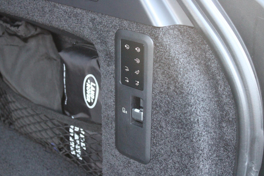 Land Rover Range Rover 4.4 V8 P530 SV LWB AWD SIGNATURE SUITE | PANORAMISCH SCHUIF/KANTEL DAK | MEESTURENDE ACHTERAS | ELEKTRISCH WEGKLAPBARE TREKHAAK | SV INTERIEUR FIRST CLASS CABIN PACK (TWEE VOLLEDIG VERTELBARE ACHTERSTOELEN MET SCHERMEN EN KOELKAST) (RSE) | 23" OBLIVN VELGEN | LUCHTVERING | MASSAGE FUNCTIE OP ALLE STOELEN INCL. VERWARMING EN KOELING | VOORRUIT/STUUR VERWARMING | PRIVACY GLASS | LEDEREN BEKLEDING SEMI ANILINE/EBONY | ADAPTIVE CRUISE CONTROL | ALLE STOELEN ELEKTRISCH VERSTELBAAR 24 VOUDIG | 360° CAMERA | HEMELBEKLEDING LEDER EBONY | DODEHOEK DETECTIE | HEAD UP DISPLAY | S