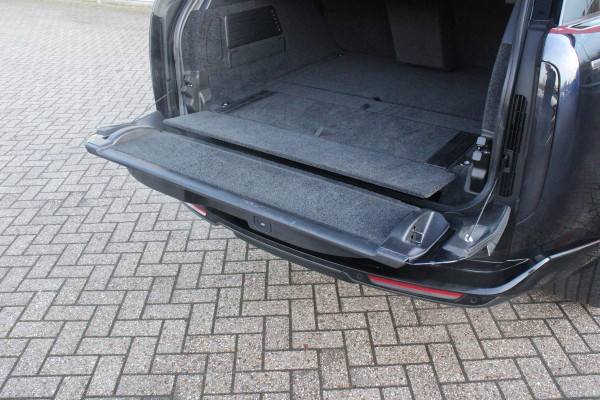 Land Rover Range Rover 4.4 V8 P530 SV LWB AWD SIGNATURE SUITE | PANORAMISCH SCHUIF/KANTEL DAK | MEESTURENDE ACHTERAS | ELEKTRISCH WEGKLAPBARE TREKHAAK | SV INTERIEUR FIRST CLASS CABIN PACK (TWEE VOLLEDIG VERTELBARE ACHTERSTOELEN MET SCHERMEN EN KOELKAST) (RSE) | 23" OBLIVN VELGEN | LUCHTVERING | MASSAGE FUNCTIE OP ALLE STOELEN INCL. VERWARMING EN KOELING | VOORRUIT/STUUR VERWARMING | PRIVACY GLASS | LEDEREN BEKLEDING SEMI ANILINE/EBONY | ADAPTIVE CRUISE CONTROL | ALLE STOELEN ELEKTRISCH VERSTELBAAR 24 VOUDIG | 360° CAMERA | HEMELBEKLEDING LEDER EBONY | DODEHOEK DETECTIE | HEAD UP DISPLAY | S