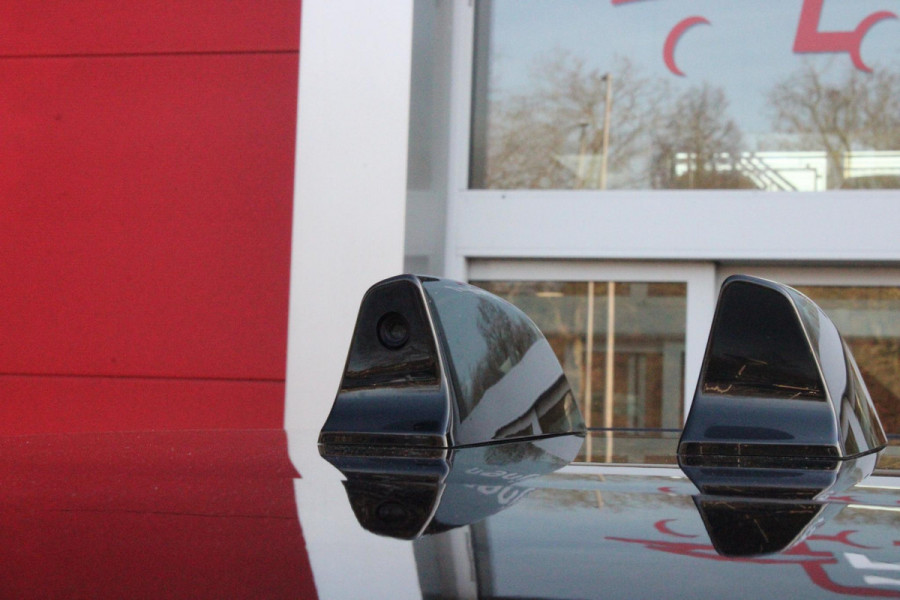 Land Rover Range Rover 4.4 V8 P530 SV LWB AWD SIGNATURE SUITE | PANORAMISCH SCHUIF/KANTEL DAK | MEESTURENDE ACHTERAS | ELEKTRISCH WEGKLAPBARE TREKHAAK | SV INTERIEUR FIRST CLASS CABIN PACK (TWEE VOLLEDIG VERTELBARE ACHTERSTOELEN MET SCHERMEN EN KOELKAST) (RSE) | 23" OBLIVN VELGEN | LUCHTVERING | MASSAGE FUNCTIE OP ALLE STOELEN INCL. VERWARMING EN KOELING | VOORRUIT/STUUR VERWARMING | PRIVACY GLASS | LEDEREN BEKLEDING SEMI ANILINE/EBONY | ADAPTIVE CRUISE CONTROL | ALLE STOELEN ELEKTRISCH VERSTELBAAR 24 VOUDIG | 360° CAMERA | HEMELBEKLEDING LEDER EBONY | DODEHOEK DETECTIE | HEAD UP DISPLAY | S