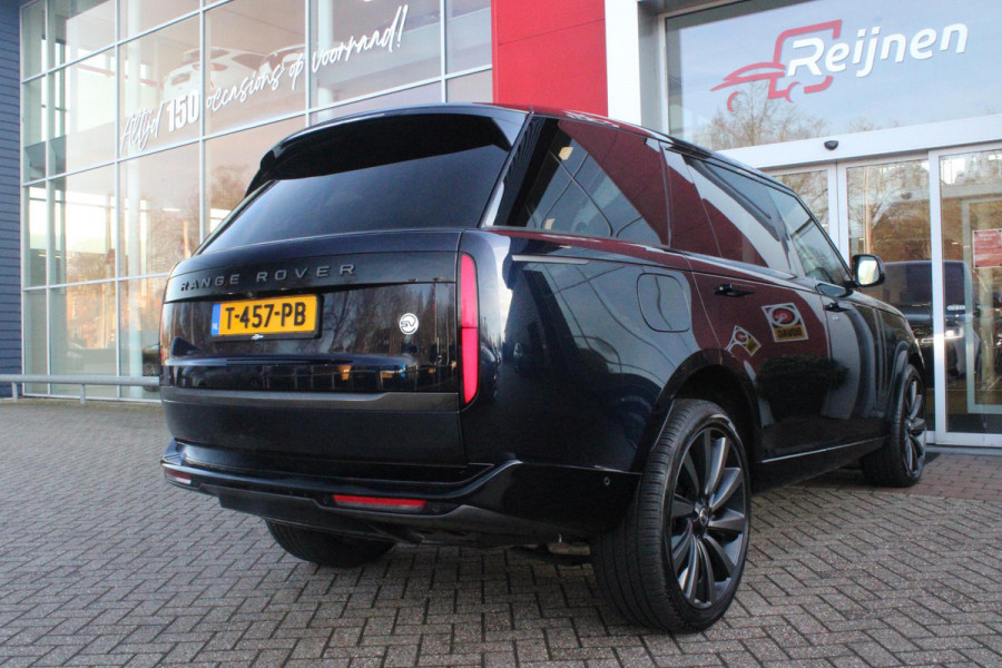 Land Rover Range Rover 4.4 V8 P530 SV LWB AWD SIGNATURE SUITE | PANORAMISCH SCHUIF/KANTEL DAK | MEESTURENDE ACHTERAS | ELEKTRISCH WEGKLAPBARE TREKHAAK | SV INTERIEUR FIRST CLASS CABIN PACK (TWEE VOLLEDIG VERTELBARE ACHTERSTOELEN MET SCHERMEN EN KOELKAST) (RSE) | 23" OBLIVN VELGEN | LUCHTVERING | MASSAGE FUNCTIE OP ALLE STOELEN INCL. VERWARMING EN KOELING | VOORRUIT/STUUR VERWARMING | PRIVACY GLASS | LEDEREN BEKLEDING SEMI ANILINE/EBONY | ADAPTIVE CRUISE CONTROL | ALLE STOELEN ELEKTRISCH VERSTELBAAR 24 VOUDIG | 360° CAMERA | HEMELBEKLEDING LEDER EBONY | DODEHOEK DETECTIE | HEAD UP DISPLAY | S