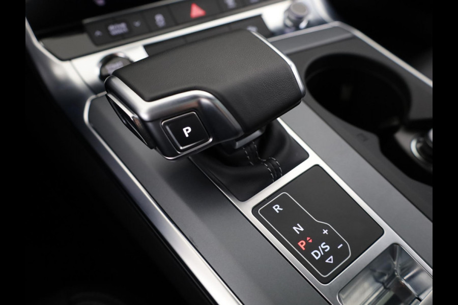 Audi A6 Avant 50 TFSI e quattro Advanced edition 299pk| Panoramadak | Head Up Display | Trekhaak | Lederen bekleding | Parkeercamera