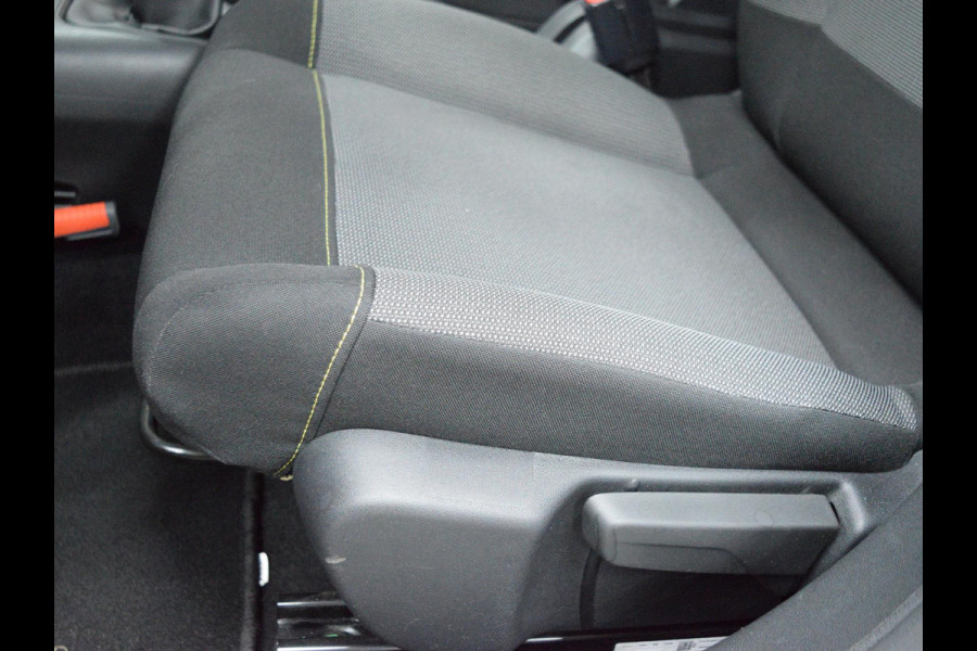 Citroën C3 1.2 PureTech Feel | CRUISECONTROL | CARPLAY | E.C.C. | ZWART DAK |