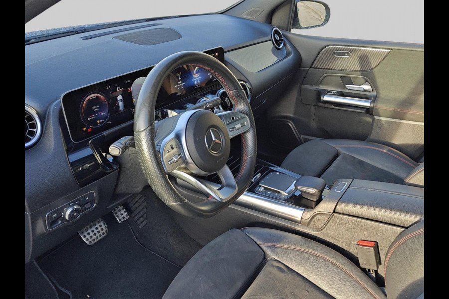 Mercedes-Benz B-Klasse 180 Business Solution AMG | AMG Styling | Sfeerverlichting | Voorstoelen verwarmd