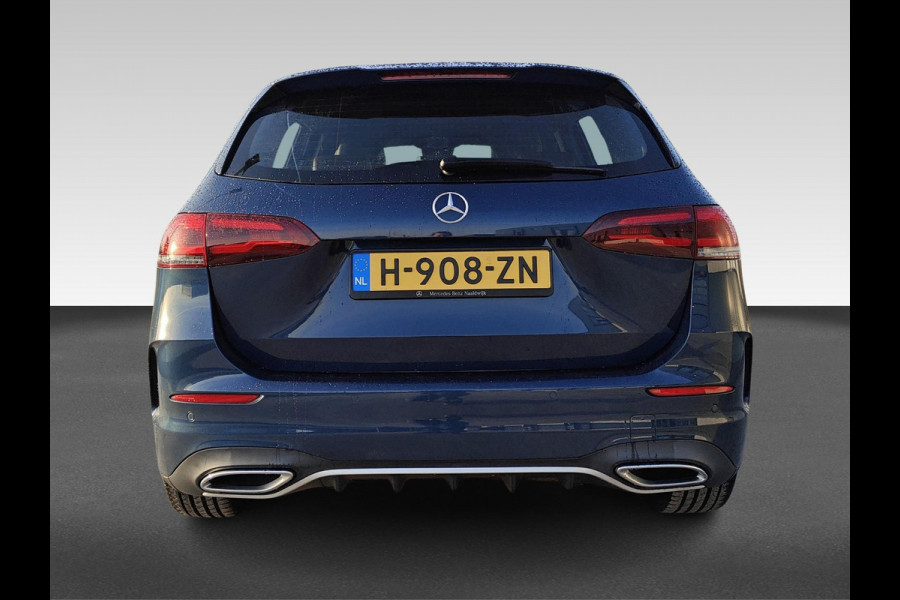 Mercedes-Benz B-Klasse 180 Business Solution AMG | AMG Styling | Sfeerverlichting | Voorstoelen verwarmd