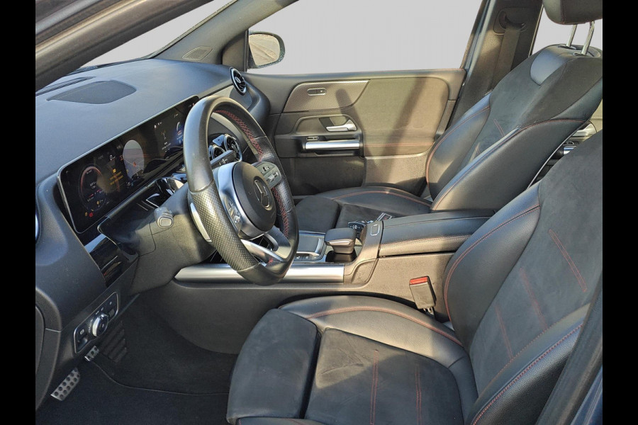 Mercedes-Benz B-Klasse 180 Business Solution AMG | AMG Styling | Sfeerverlichting | Voorstoelen verwarmd