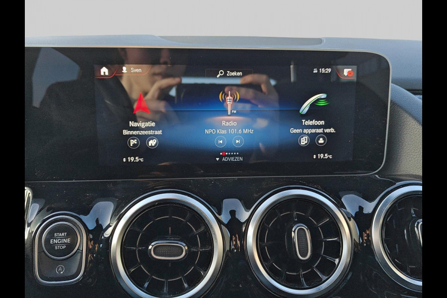 Mercedes-Benz B-Klasse 180 Business Solution AMG | AMG Styling | Sfeerverlichting | Voorstoelen verwarmd