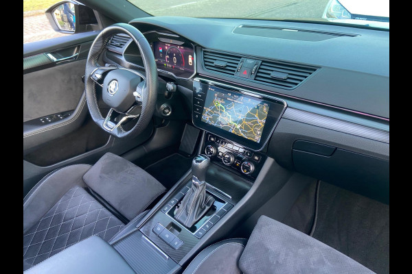 Škoda Superb Combi 1.5TSI RS-SPORTLINE/PANO/MAXTON/VIRTUAL
