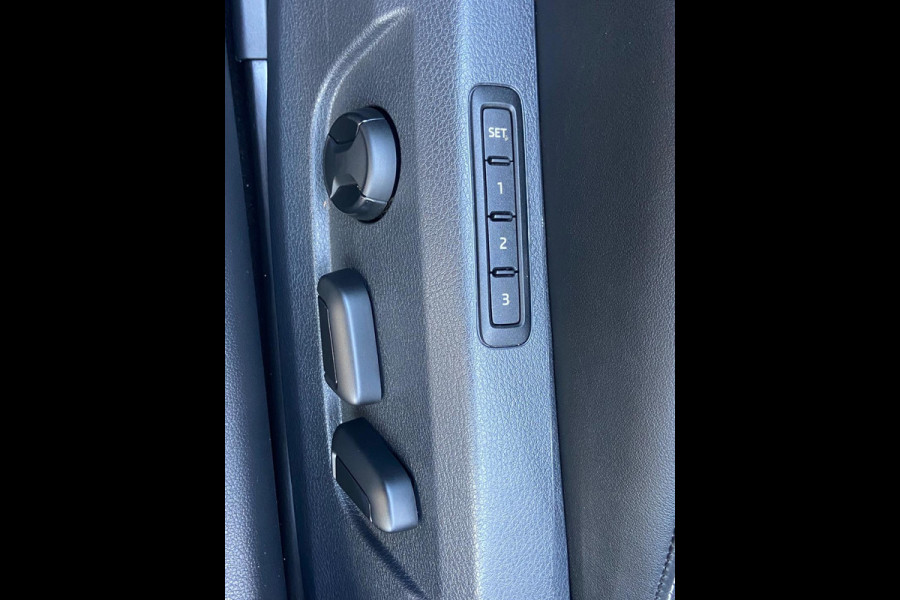 Škoda Superb Combi 1.5TSI RS-SPORTLINE/PANO/MAXTON/VIRTUAL