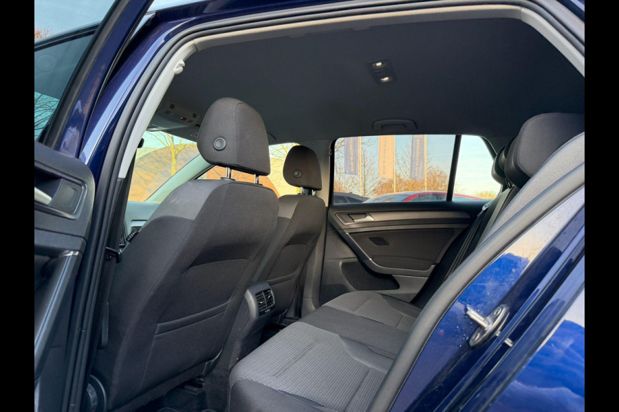 Volkswagen e-Golf e-Golf VERWACHT SOH 90% | ACHTERUITRIJ CAMERA | DIG. DASH| DODE HOEK| CARPLAY| STOELVERWARMING| LEUKE COMPLETE AUTO| RIJKLAAR INCL. 12 MND BOVAG GARANTIE