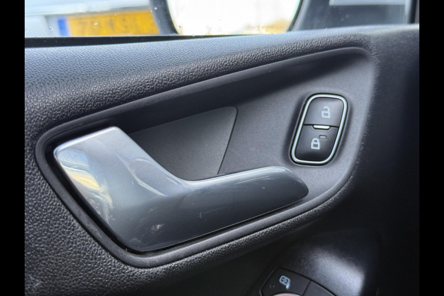 Ford Fiesta 1.1 Trend Navi,Clima,Rijstrooksensor,Lm velgen,Pdc,Dealer Onderhouden,N.A.P,Weinig Km,Apk tot 11-2026