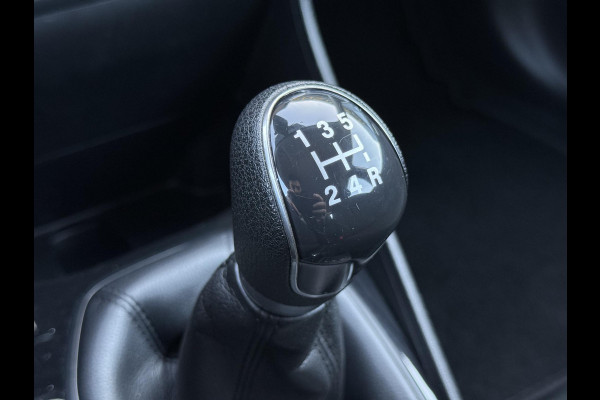 Ford Fiesta 1.1 Trend Navi,Clima,Rijstrooksensor,Lm velgen,Pdc,Dealer Onderhouden,N.A.P,Weinig Km,Apk tot 11-2026