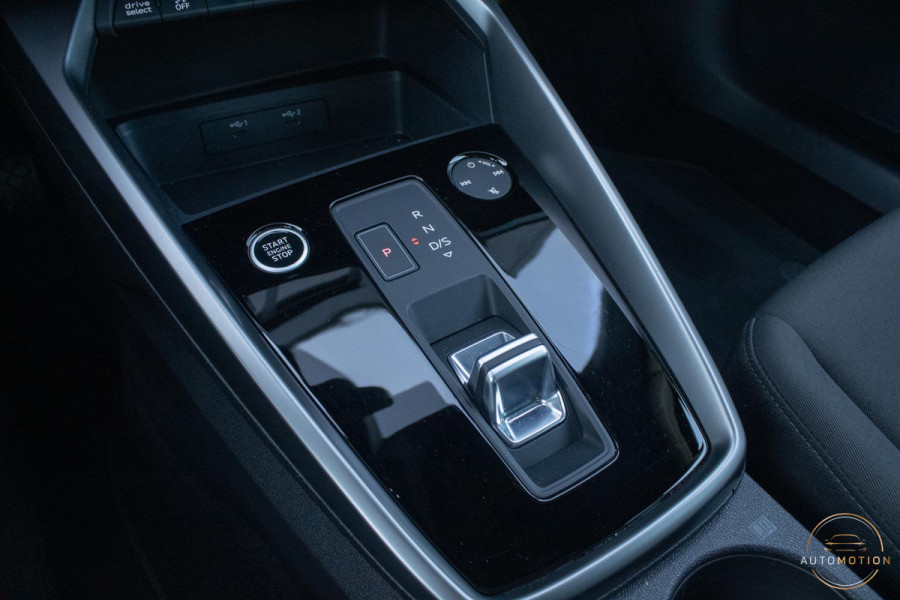 Audi A3 Sportback 40 TFSI e PANO CAMERA PARKEERHULP