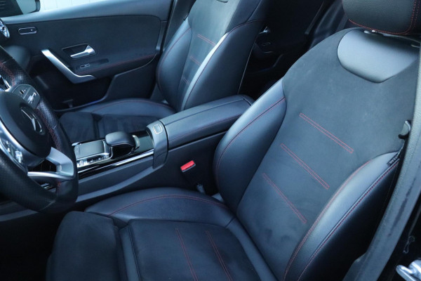 Mercedes-Benz A-Klasse 180 AMG | PANO | Sfeerverlichting | Camera | Nette auto!