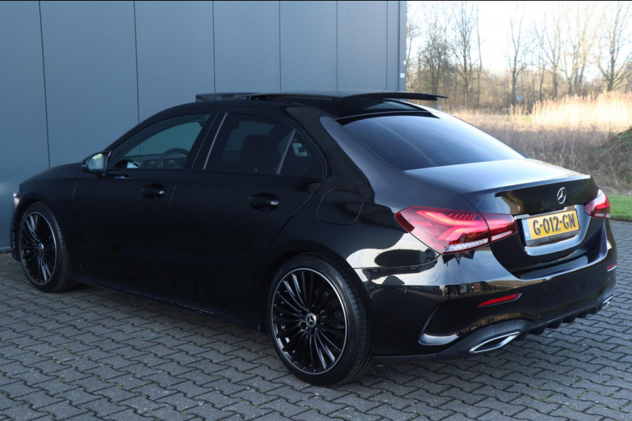 Mercedes-Benz A-Klasse 180 AMG | PANO | Sfeerverlichting | Camera | Nette auto!