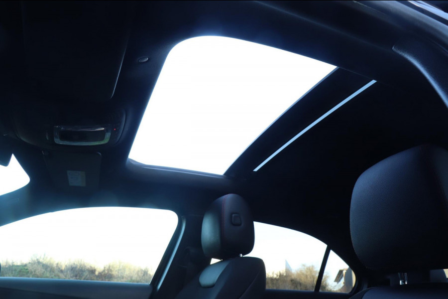 Mercedes-Benz A-Klasse 180 AMG | PANO | Sfeerverlichting | Camera | Nette auto!