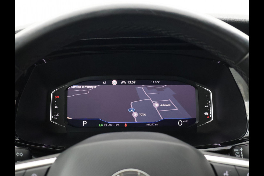 Volkswagen Transporter CARAVELLE 2.0 TDI 204 PK D.C. + LEDER | MEMORY | 2 ELEKTR. SCHUIFDEUREN | VIRTUAL COCKPIT | TREKHAAK