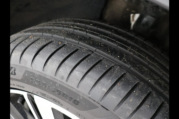 Volkswagen Transporter CARAVELLE 2.0 TDI 204 PK D.C. + LEDER | MEMORY | 2 ELEKTR. SCHUIFDEUREN | VIRTUAL COCKPIT | TREKHAAK