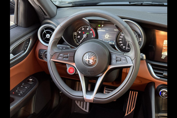 Alfa Romeo Giulia 2.0T Super | Veloce interieur | Xenon | Prijs is rijklaar incl. garantie