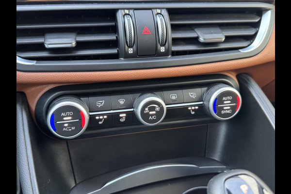Alfa Romeo Giulia 2.0T Super | Veloce interieur | Xenon | Prijs is rijklaar incl. garantie