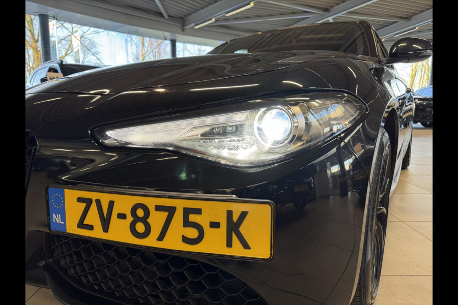 Alfa Romeo Giulia 2.0T Super | Veloce interieur | Xenon | Prijs is rijklaar incl. garantie