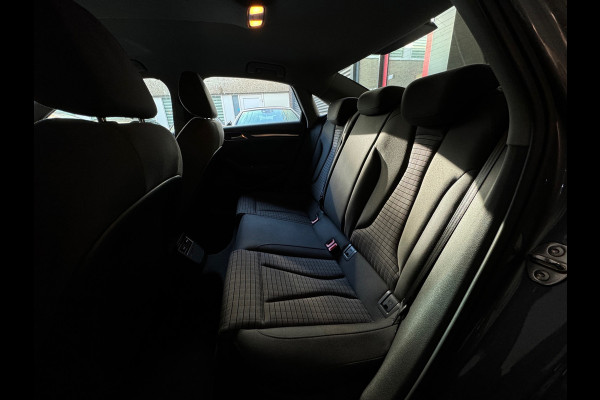 Audi A3 Limousine 1.5 TFSI CoD Sport S Line Edition Keyless