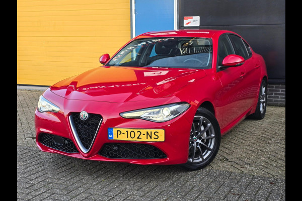 Alfa Romeo Giulia 2.0T Sport / AUT / ECC / Elek Pakket / Stuurverwarming / Stoelverwarming / Led / Pdc / Allu Velgen