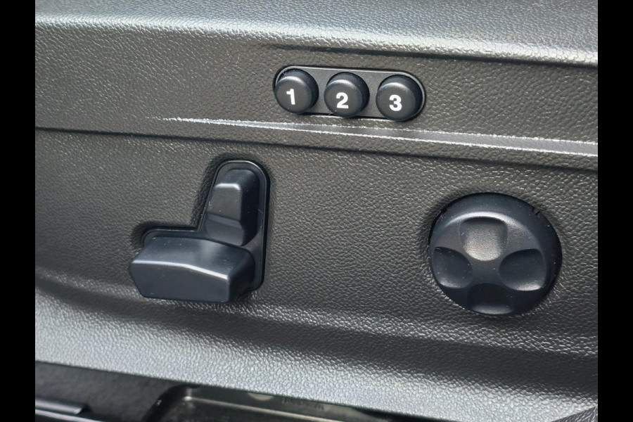 Alfa Romeo Giulia 2.0T Sport / AUT / ECC / Elek Pakket / Stuurverwarming / Stoelverwarming / Led / Pdc / Allu Velgen