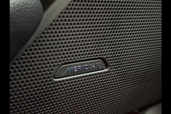 Land Rover Range Rover Velar 2.0 P250 Turbo AWD R Dynamic | Pano | Keyless | ACC | stoel-/Stuurverwarming | Meridian