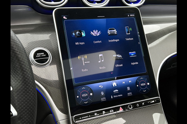 Mercedes-Benz GLC 300 e 4MATIC AMG Plug-In Hybride AMG Line Premium Plus | Night Pakket | Alarm Klasse 3 | trekhaak | Panorama Schuif-Kanteldak | 20 Inch AMG Velgen | Distronic. Inclusief 24 maanden MB Certified garantie voor Europa.