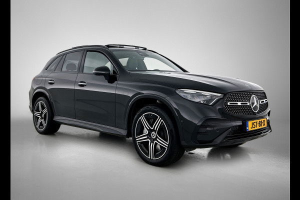 Mercedes-Benz GLC 300 e 4MATIC AMG Plug-In Hybride AMG Line Premium Plus | Night Pakket | Alarm Klasse 3 | trekhaak | Panorama Schuif-Kanteldak | 20 Inch AMG Velgen | Distronic. Inclusief 24 maanden MB Certified garantie voor Europa.
