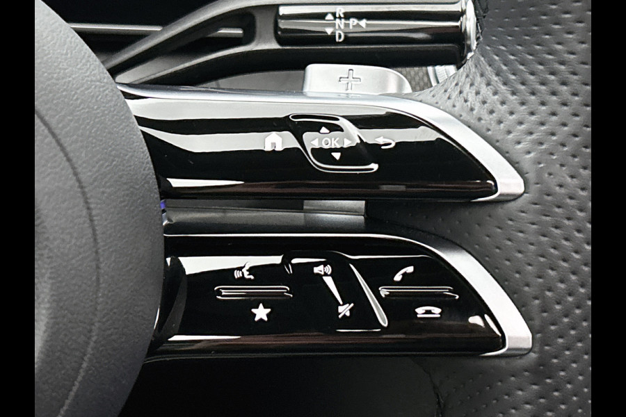 Mercedes-Benz GLC 300 e 4MATIC AMG Plug-In Hybride AMG Line Premium Plus | Night Pakket | Alarm Klasse 3 | trekhaak | Panorama Schuif-Kanteldak | 20 Inch AMG Velgen | Distronic. Inclusief 24 maanden MB Certified garantie voor Europa.