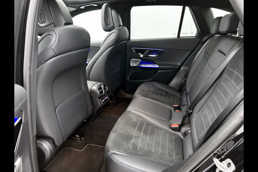 Mercedes-Benz GLC 300 e 4MATIC AMG Plug-In Hybride AMG Line Premium Plus | Night Pakket | Alarm Klasse 3 | trekhaak | Panorama Schuif-Kanteldak | 20 Inch AMG Velgen | Distronic. Inclusief 24 maanden MB Certified garantie voor Europa.