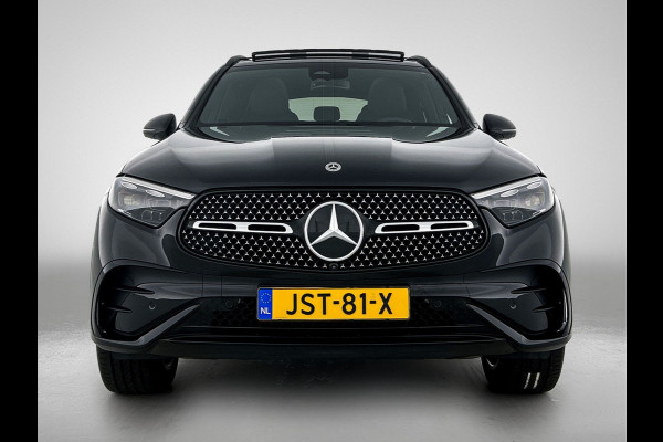 Mercedes-Benz GLC 300 e 4MATIC AMG Plug-In Hybride AMG Line Premium Plus | Night Pakket | Alarm Klasse 3 | trekhaak | Panorama Schuif-Kanteldak | 20 Inch AMG Velgen | Distronic. Inclusief 24 maanden MB Certified garantie voor Europa.