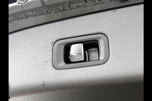 Mercedes-Benz GLC 300 e 4MATIC AMG Plug-In Hybride AMG Line Premium Plus | Night Pakket | Alarm Klasse 3 | trekhaak | Panorama Schuif-Kanteldak | 20 Inch AMG Velgen | Distronic. Inclusief 24 maanden MB Certified garantie voor Europa.