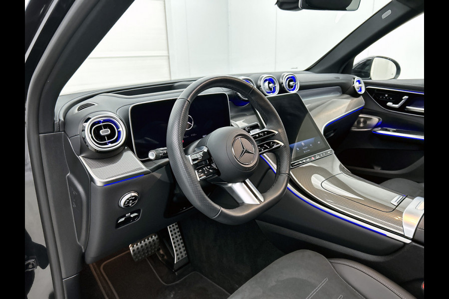 Mercedes-Benz GLC 300 e 4MATIC AMG Plug-In Hybride AMG Line Premium Plus | Night Pakket | Alarm Klasse 3 | trekhaak | Panorama Schuif-Kanteldak | 20 Inch AMG Velgen | Distronic. Inclusief 24 maanden MB Certified garantie voor Europa.