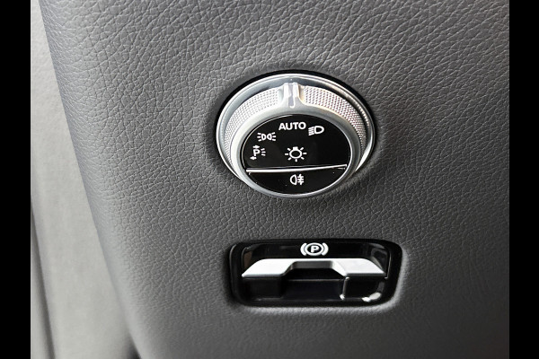 Mercedes-Benz GLC 300 e 4MATIC AMG Plug-In Hybride AMG Line Premium Plus | Night Pakket | Alarm Klasse 3 | trekhaak | Panorama Schuif-Kanteldak | 20 Inch AMG Velgen | Distronic. Inclusief 24 maanden MB Certified garantie voor Europa.