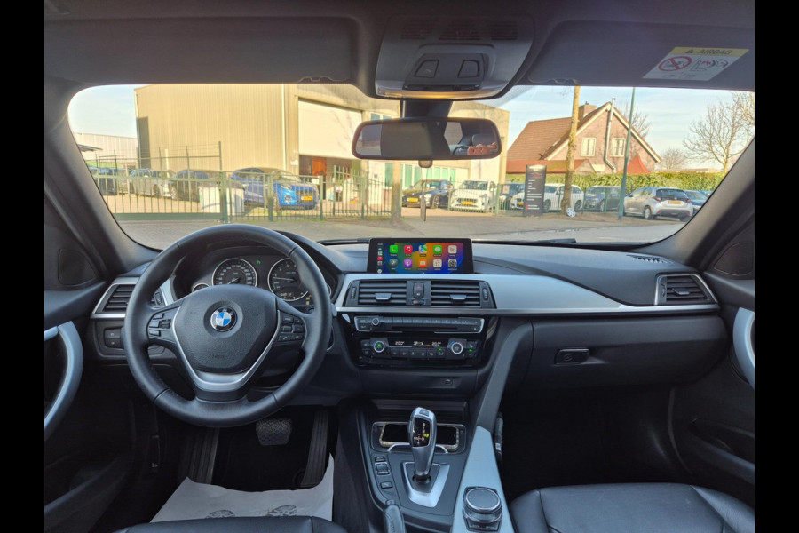 BMW 3 Serie Touring Nbt EVO Apple CarPlay LM Velgen Trekhaak NAP NL Gave Kleur 320i Luxury Edition