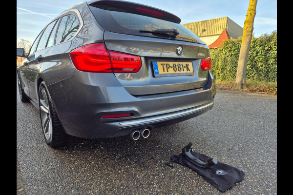 BMW 3 Serie Touring Nbt EVO Apple CarPlay LM Velgen Trekhaak NAP NL Gave Kleur 320i Luxury Edition