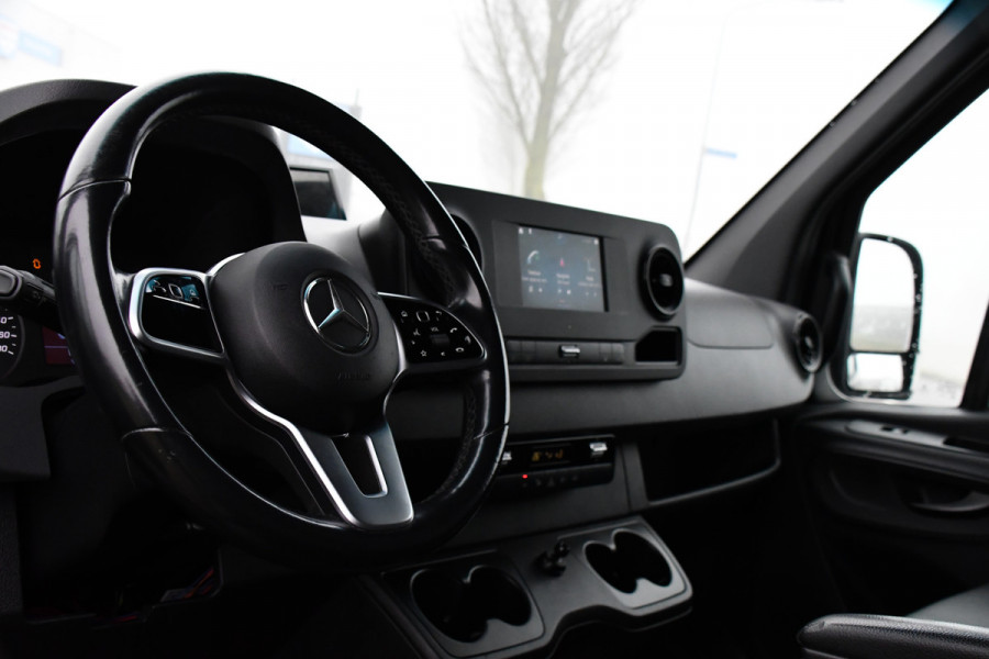 Mercedes-Benz Sprinter 519 V6 3.0 CDI L3H2 Black Edition Camera, Carplay, 190pk, 3500kg Trekhaak, N1 Registratie, Automaat, Multimedia, Leder, Uniek!