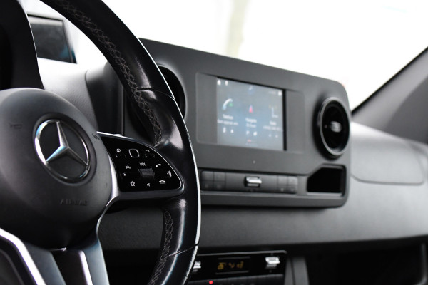 Mercedes-Benz Sprinter 519 V6 3.0 CDI L3H2 Black Edition Camera, Carplay, 190pk, 3500kg Trekhaak, N1 Registratie, Automaat, Multimedia, Leder, Uniek!